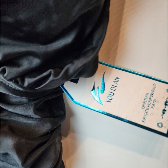 New Black One Piece Swimsuit Sexy Bathing Suit Peek A Boo Size XL - Picture 14 of 16